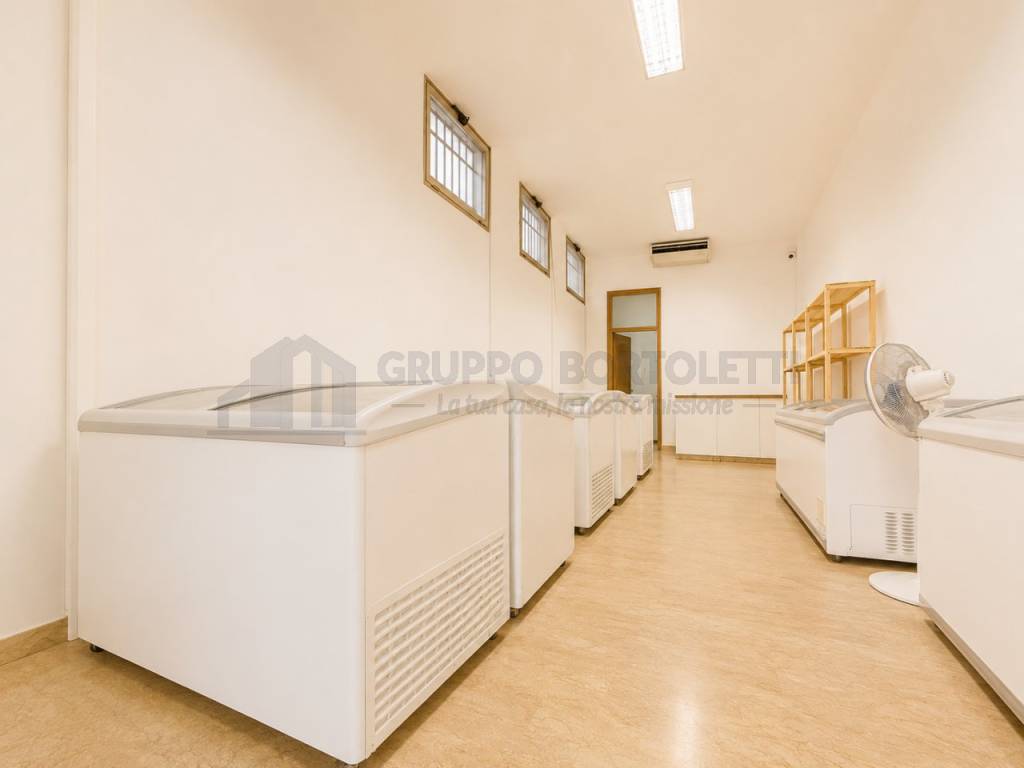 negozio in vendita ad Albignasego