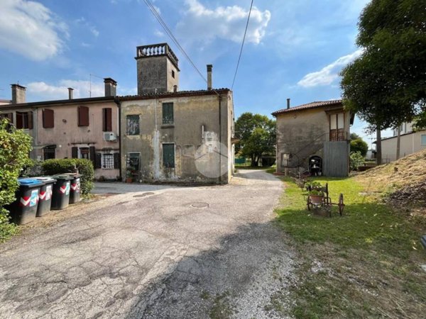 casa indipendente in vendita ad Albignasego in zona Mandriola
