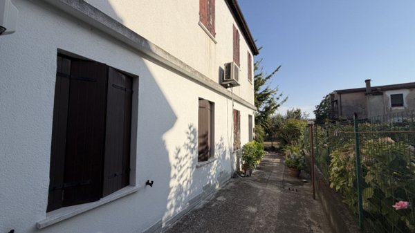casa indipendente in vendita ad Albignasego in zona Mandriola