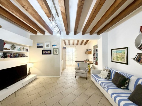 casa indipendente in vendita ad Albignasego in zona Mandriola