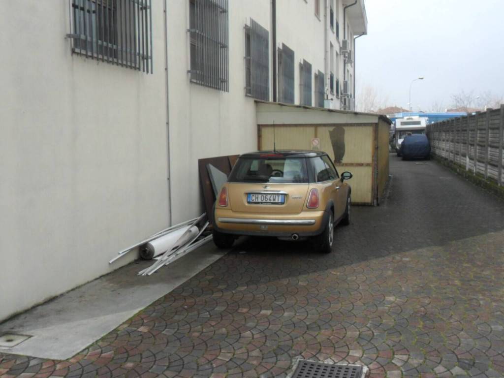 locale commerciale in vendita ad Albignasego