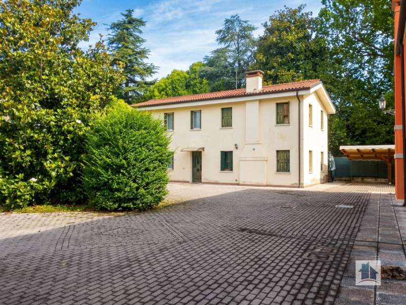casa indipendente in vendita ad Albignasego in zona Mandriola