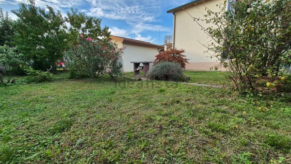 casa indipendente in vendita ad Albignasego in zona Lion