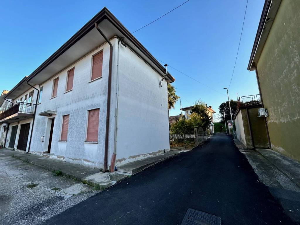 casa indipendente in vendita ad Anguillara Veneta in zona Borgoforte