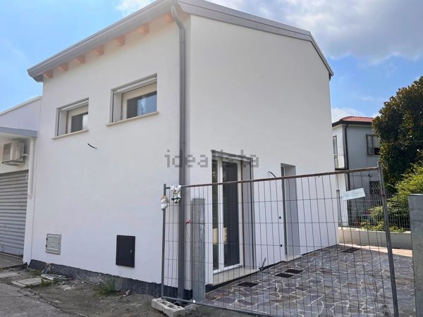 casa indipendente in vendita ad Anguillara Veneta in zona Taglio