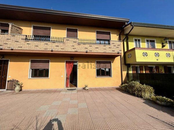 casa indipendente in vendita ad Anguillara Veneta in zona Taglio