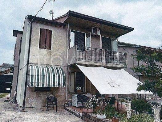 casa indipendente in vendita ad Anguillara Veneta in zona Taglio