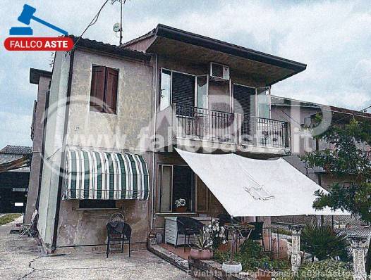 appartamento in vendita ad Anguillara Veneta in zona Taglio
