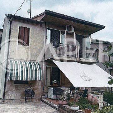 appartamento in vendita ad Anguillara Veneta in zona Taglio