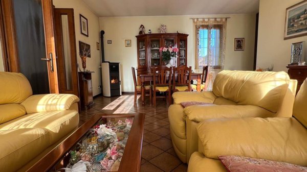 appartamento in vendita ad Anguillara Veneta in zona Taglio