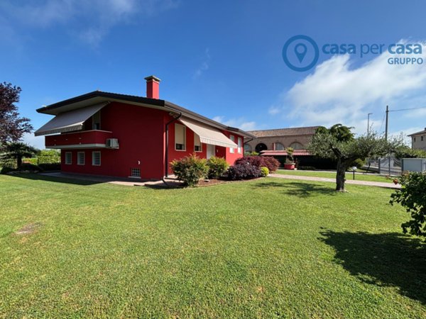 casa indipendente in vendita ad Anguillara Veneta in zona Taglio