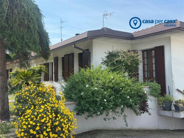 casa indipendente in vendita ad Anguillara Veneta in zona Taglio