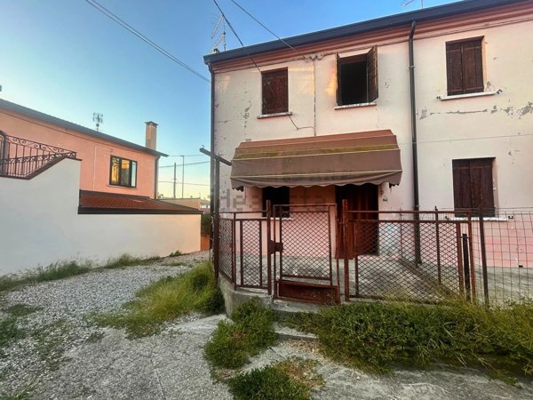 casa indipendente in vendita ad Anguillara Veneta in zona Taglio