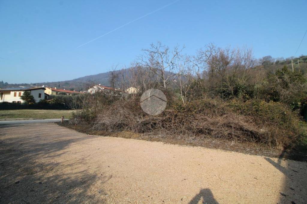 terreno edificabile in vendita ad Arquà Petrarca