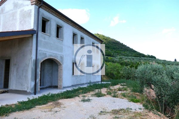 casa indipendente in vendita ad Arquà Petrarca
