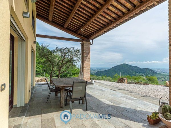 casa indipendente in vendita ad Arquà Petrarca