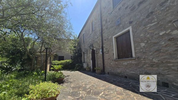 casa indipendente in vendita ad Arquà Petrarca