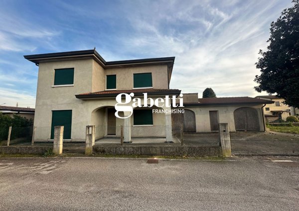 casa indipendente in vendita ad Arre