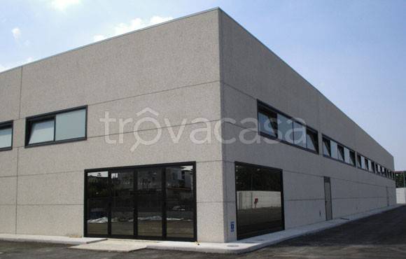 locale commerciale in vendita ad Arre