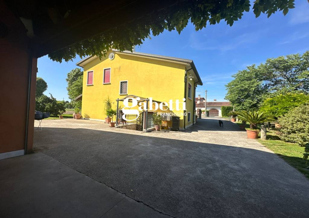 casa indipendente in vendita ad Arre