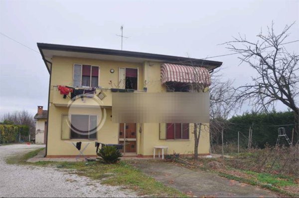 casa indipendente in vendita ad Arre