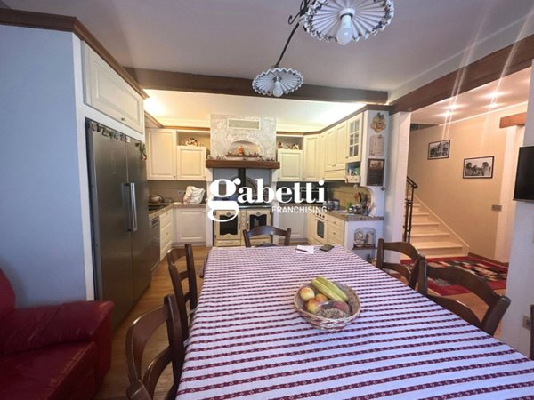 casa indipendente in vendita ad Arre