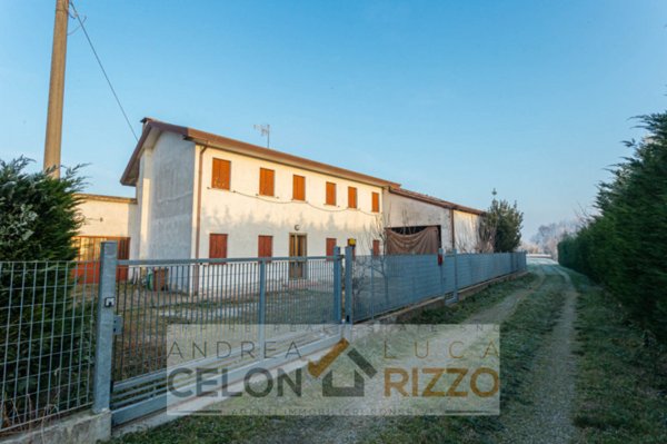 casa indipendente in vendita ad Arre