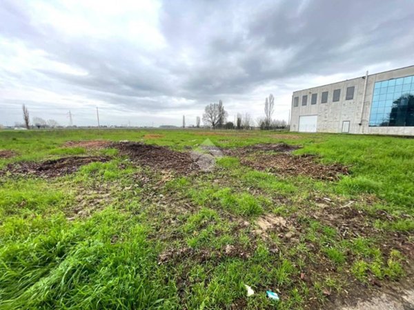 terreno edificabile in vendita ad Arre