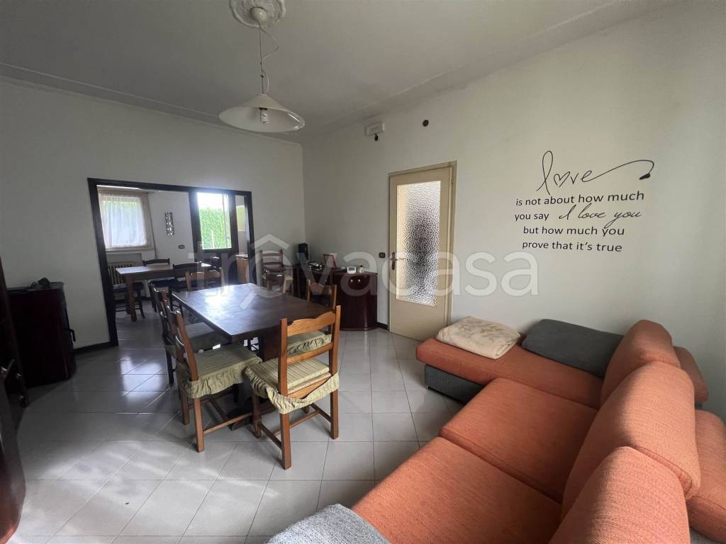 casa indipendente in vendita ad Arre