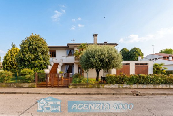 casa indipendente in vendita ad Arre
