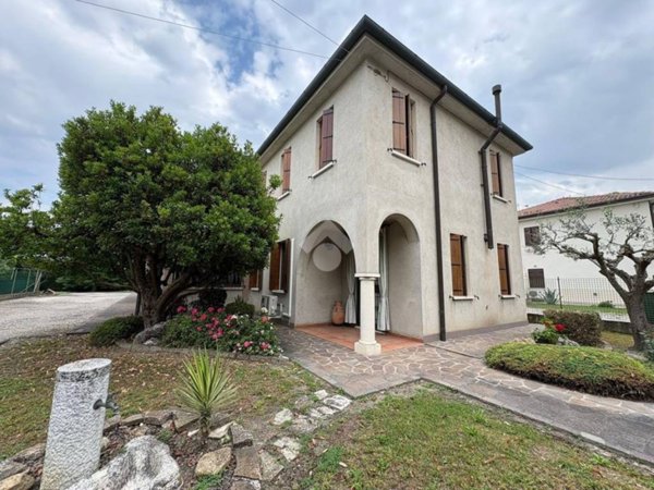 casa indipendente in vendita ad Arre