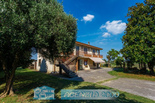 casa indipendente in vendita ad Arre