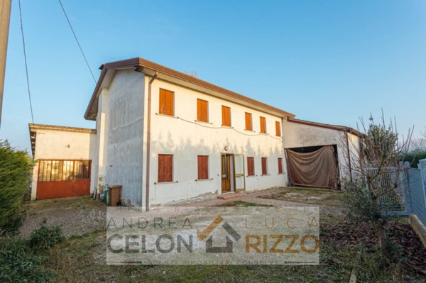 casa indipendente in vendita ad Arre