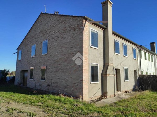 casa indipendente in vendita ad Arzergrande in zona Vallonga