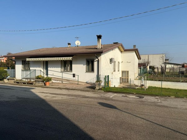casa indipendente in vendita ad Arzergrande