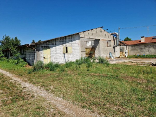 locale commerciale in vendita ad Arzergrande