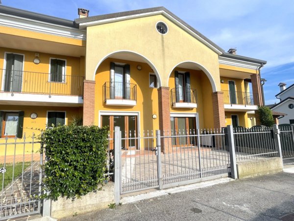 casa semindipendente in vendita ad Arzergrande