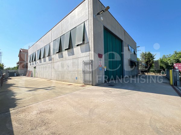 locale commerciale in vendita ad Arzergrande in zona Vallonga