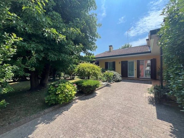 casa semindipendente in vendita ad Arzergrande