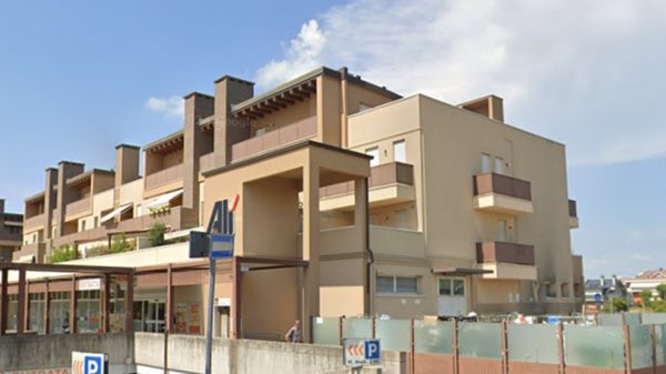 negozio in vendita a Bagnoli di Sopra