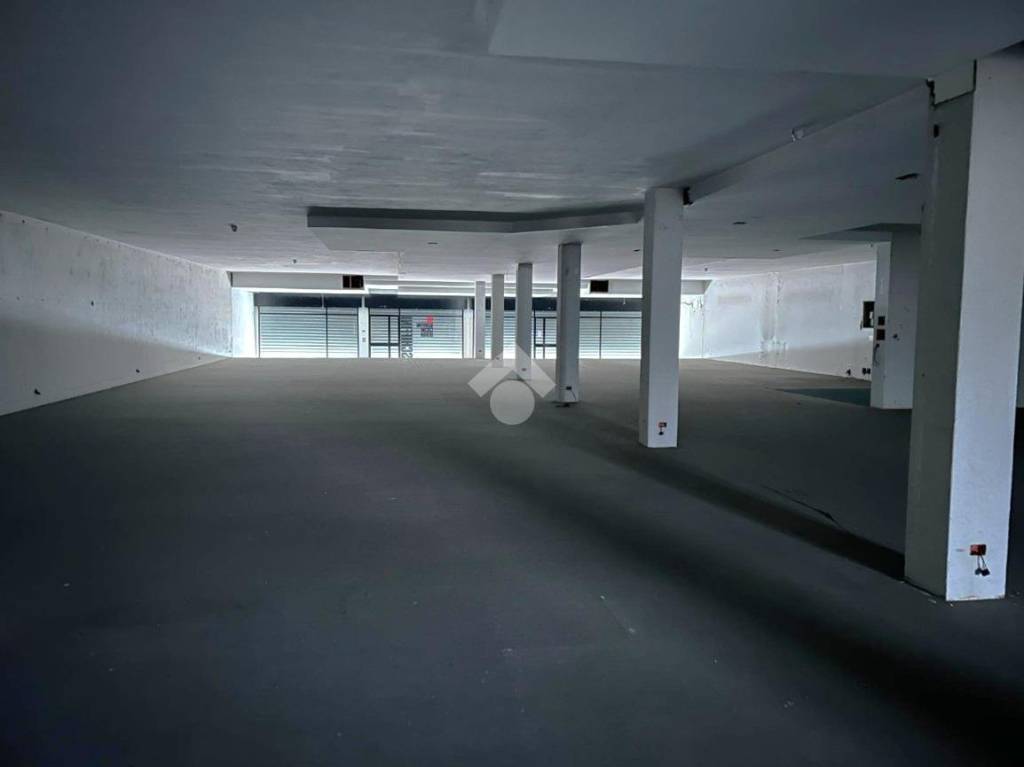 negozio in vendita a Bagnoli di Sopra