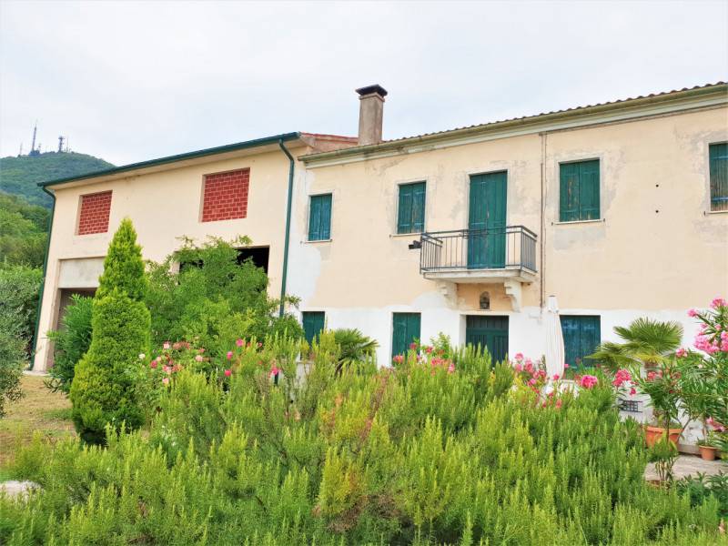 casa indipendente in vendita a Baone