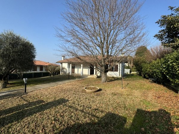 casa indipendente in vendita a Baone in zona Rivadolmo