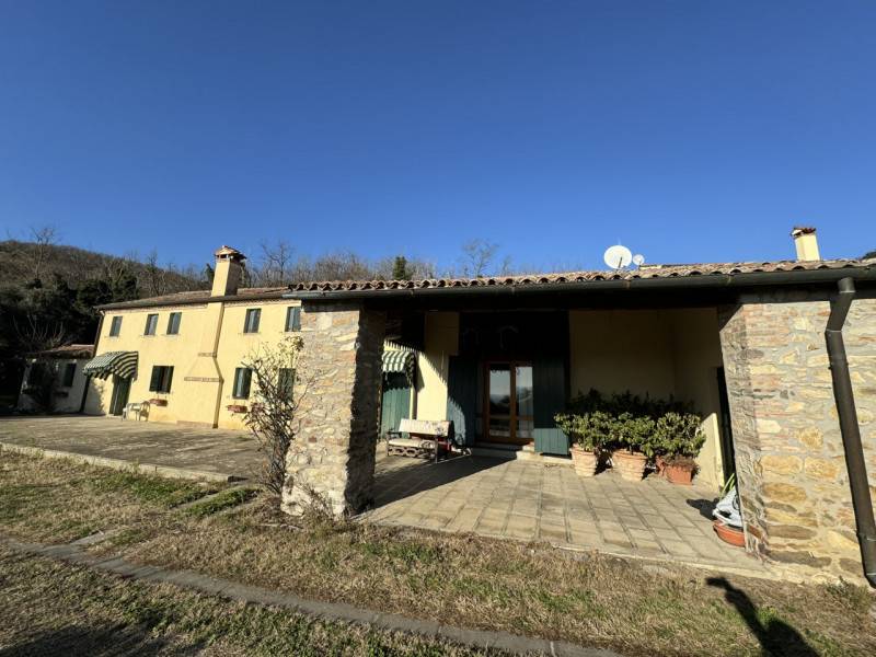 casa indipendente in vendita a Baone in zona Calaone