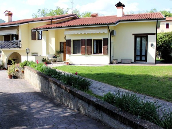 casa indipendente in vendita a Baone