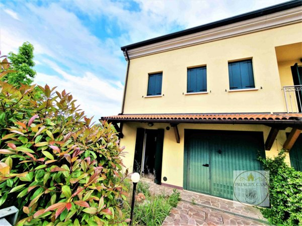 casa indipendente in vendita a Baone in zona Calaone