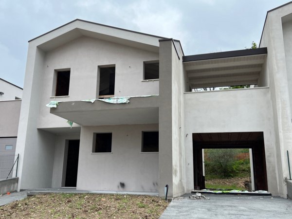 casa indipendente in vendita a Baone