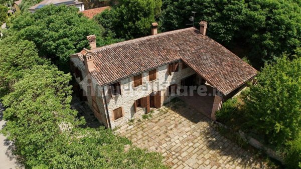 pentavano in vendita a Baone