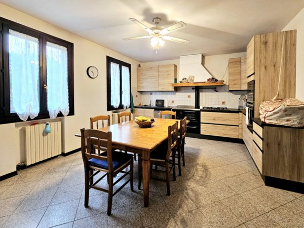 casa indipendente in vendita a Baone in zona Rivadolmo