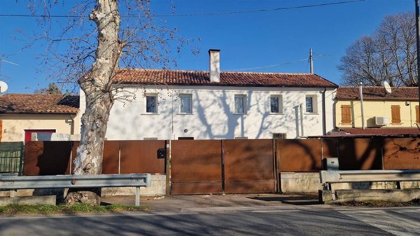 casa indipendente in vendita a Baone in zona Rivadolmo
